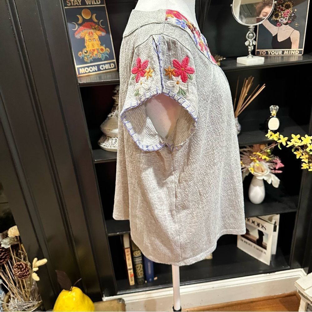 THML Cream Short-Sleeve Blouse with Colorful Floral Embroidery - Picture 5 of 8